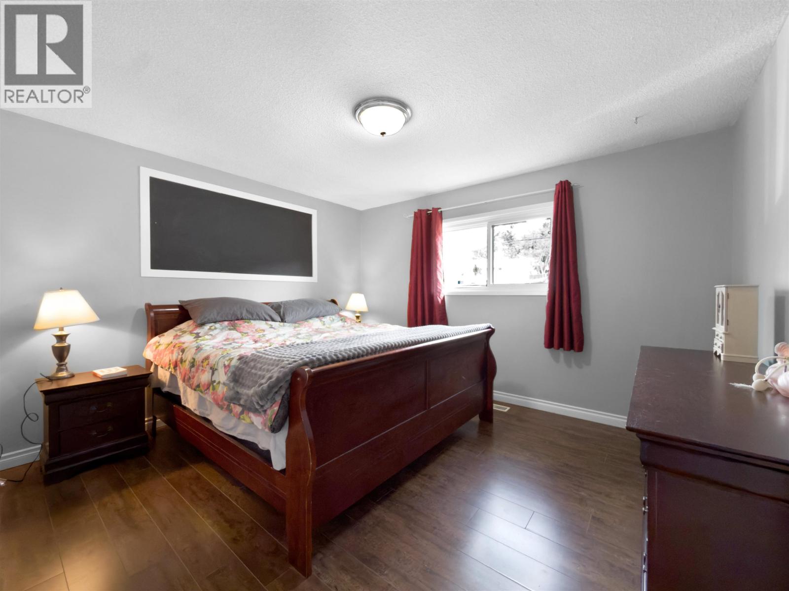 1035 PIGEON AVENUE - 23