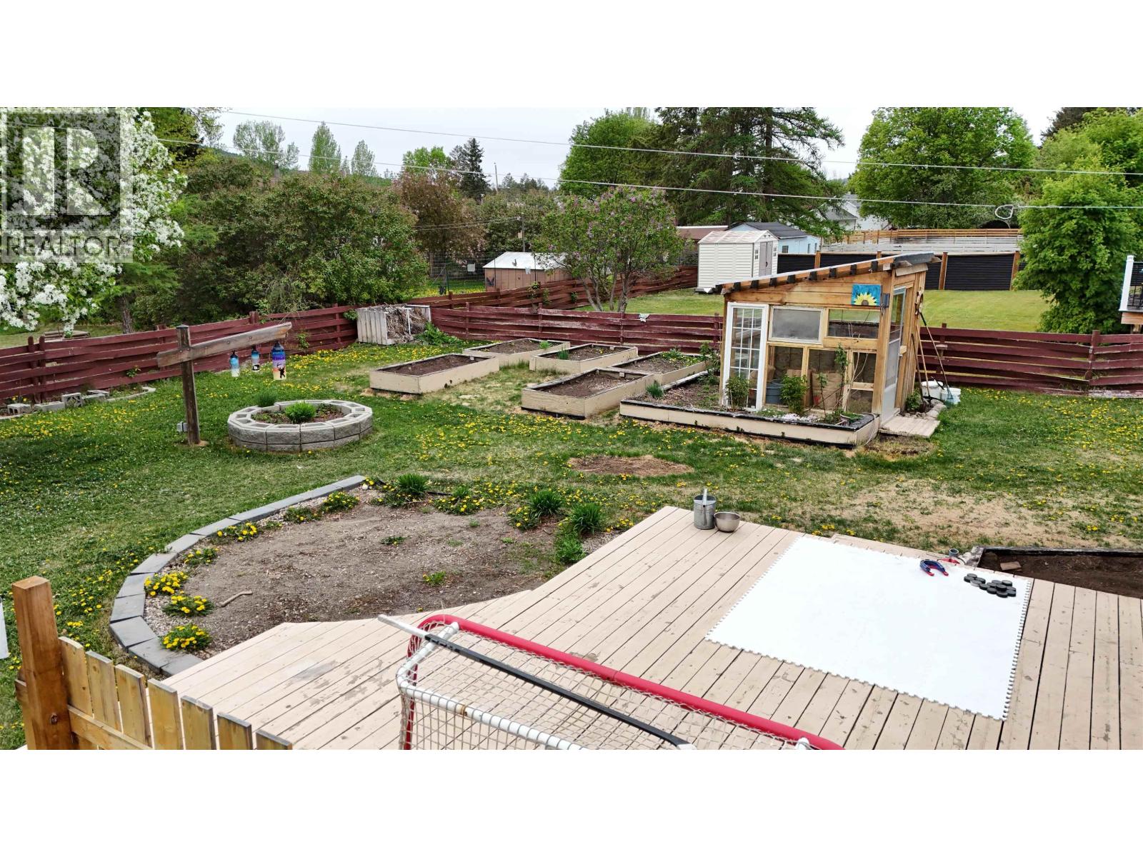 1035 PIGEON AVENUE - 38