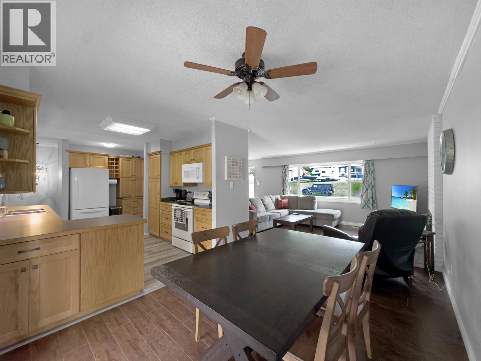 1035 PIGEON AVENUE - 17