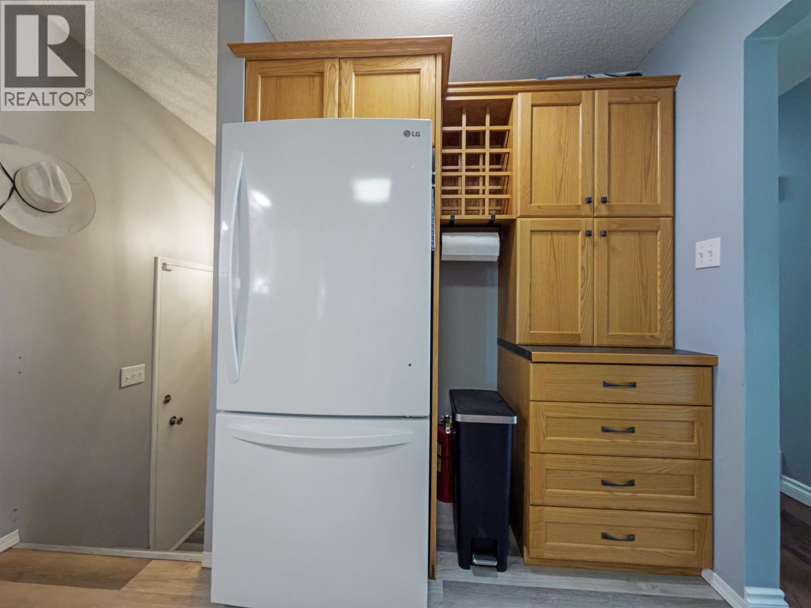 1035 PIGEON AVENUE - 21