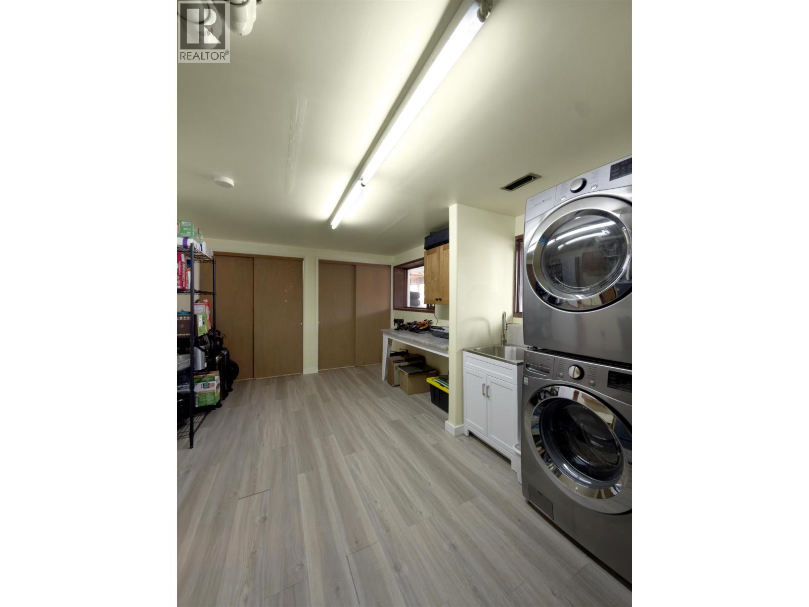 1035 PIGEON AVENUE - 31