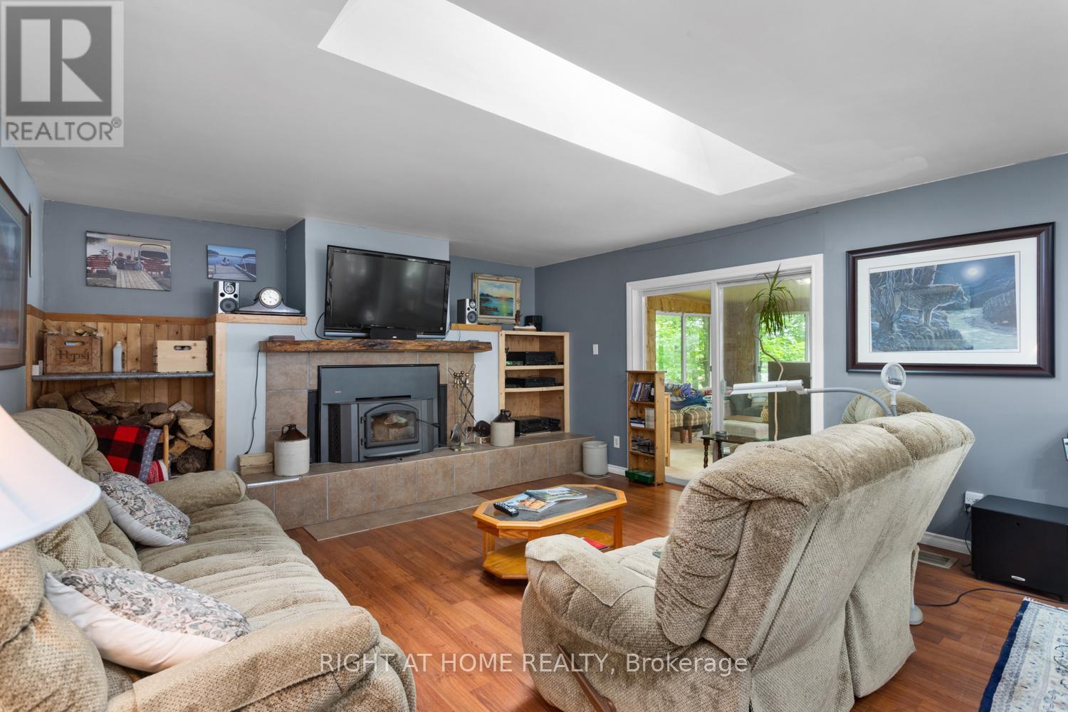 96 SUTER DRIVE - 23
