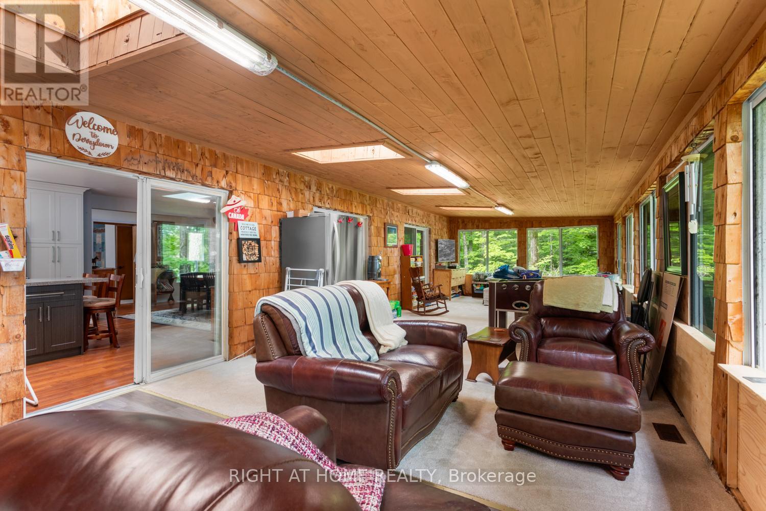 96 SUTER DRIVE - 27