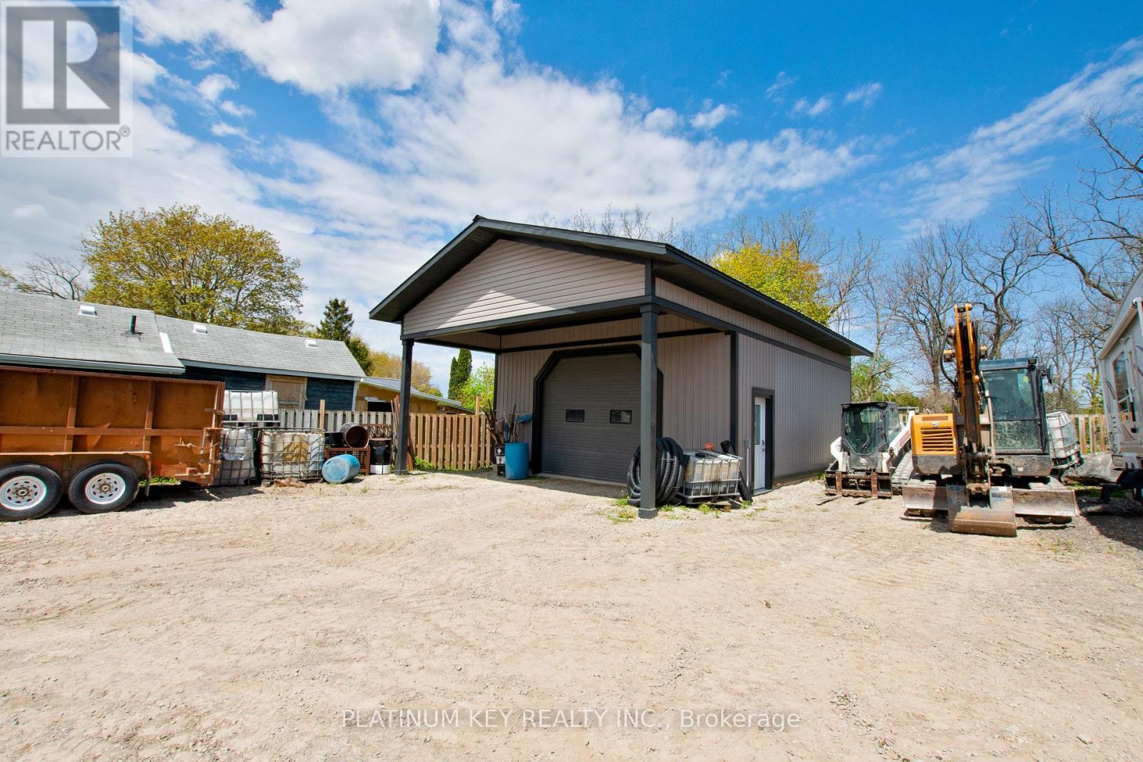 293 MAIN STREET - 32
