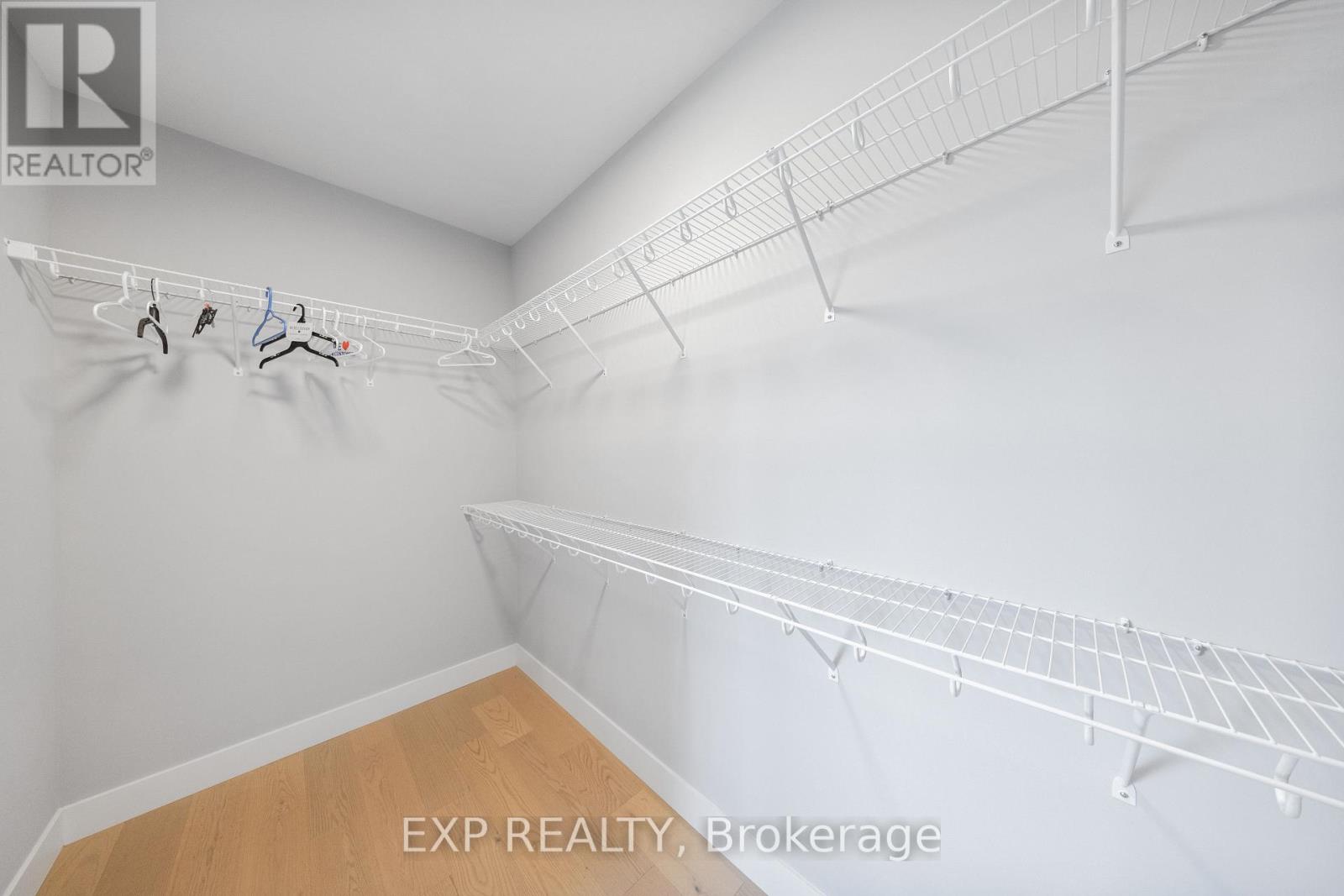 204 MERRITT COURT - 10