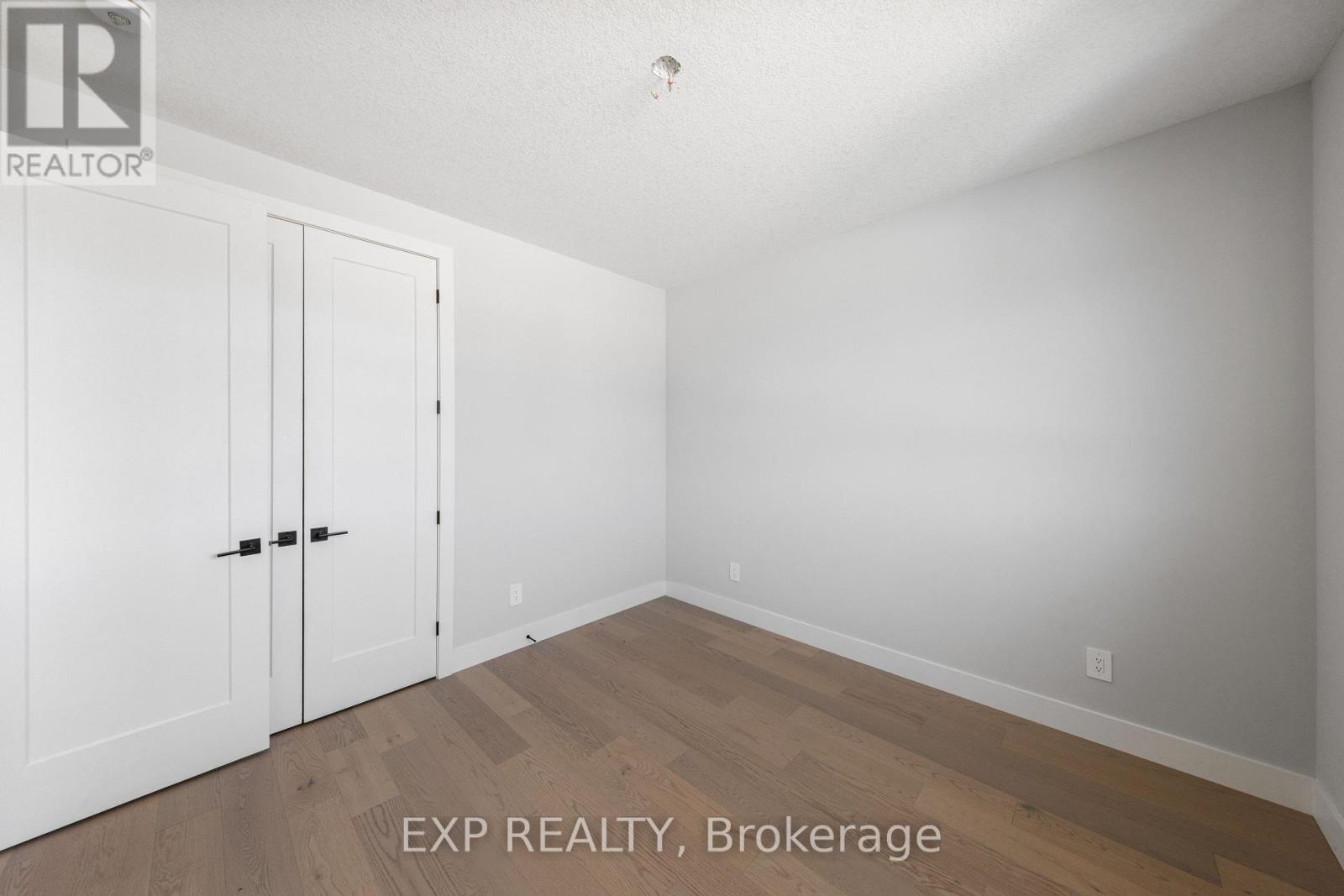 204 MERRITT COURT - 19