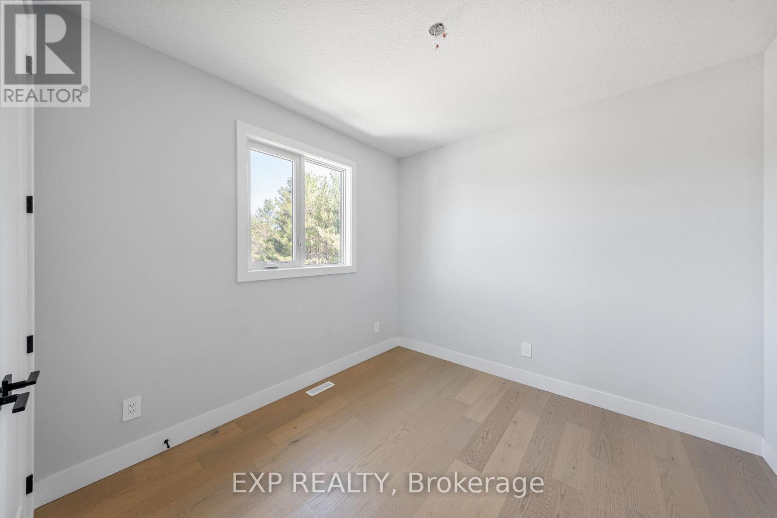 204 MERRITT COURT - 21