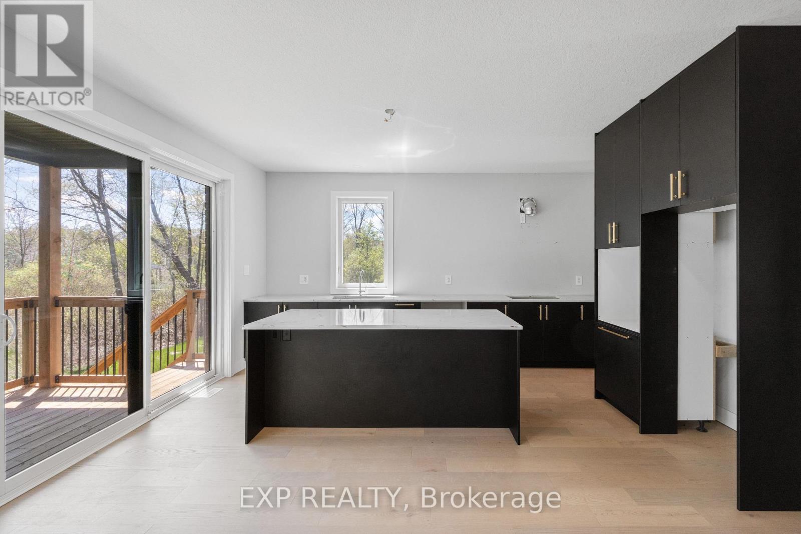 204 MERRITT COURT - 24