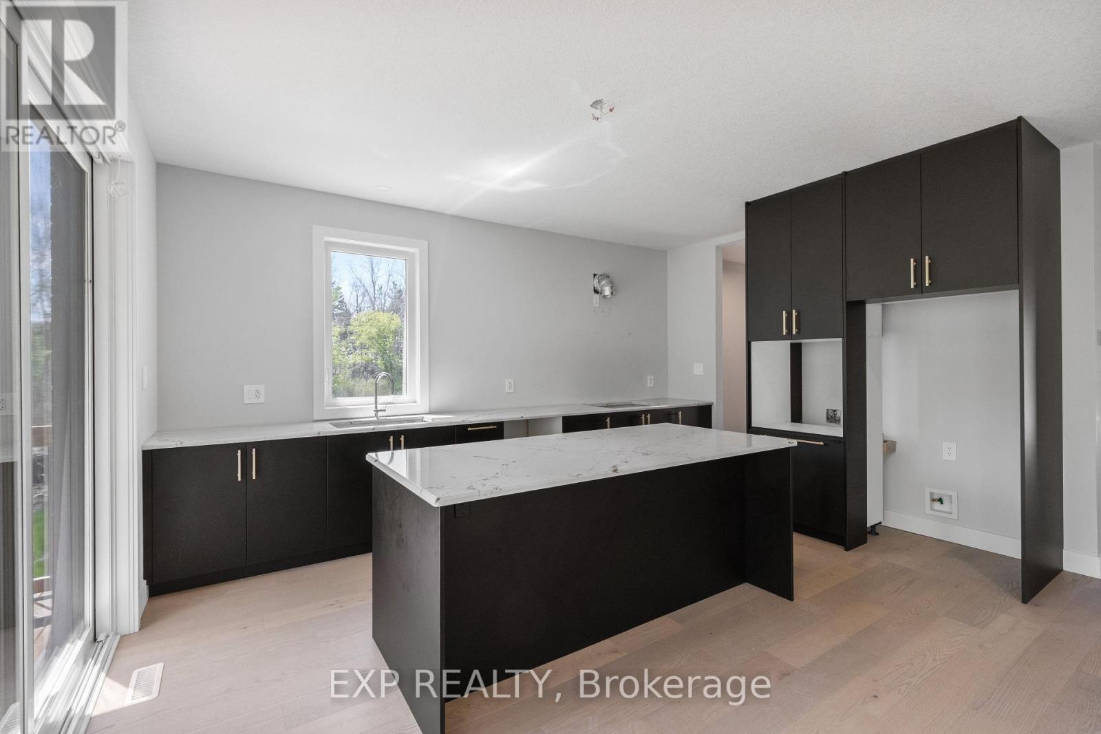 204 MERRITT COURT - 26