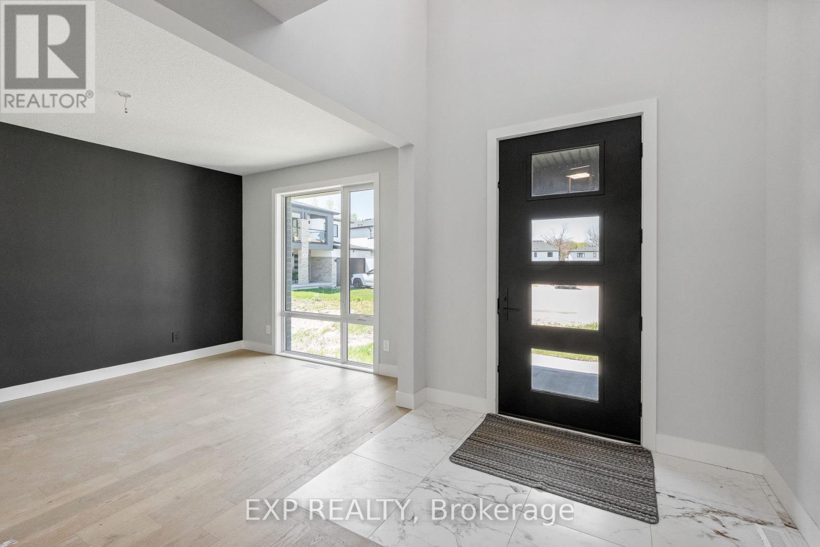 204 MERRITT COURT - 32