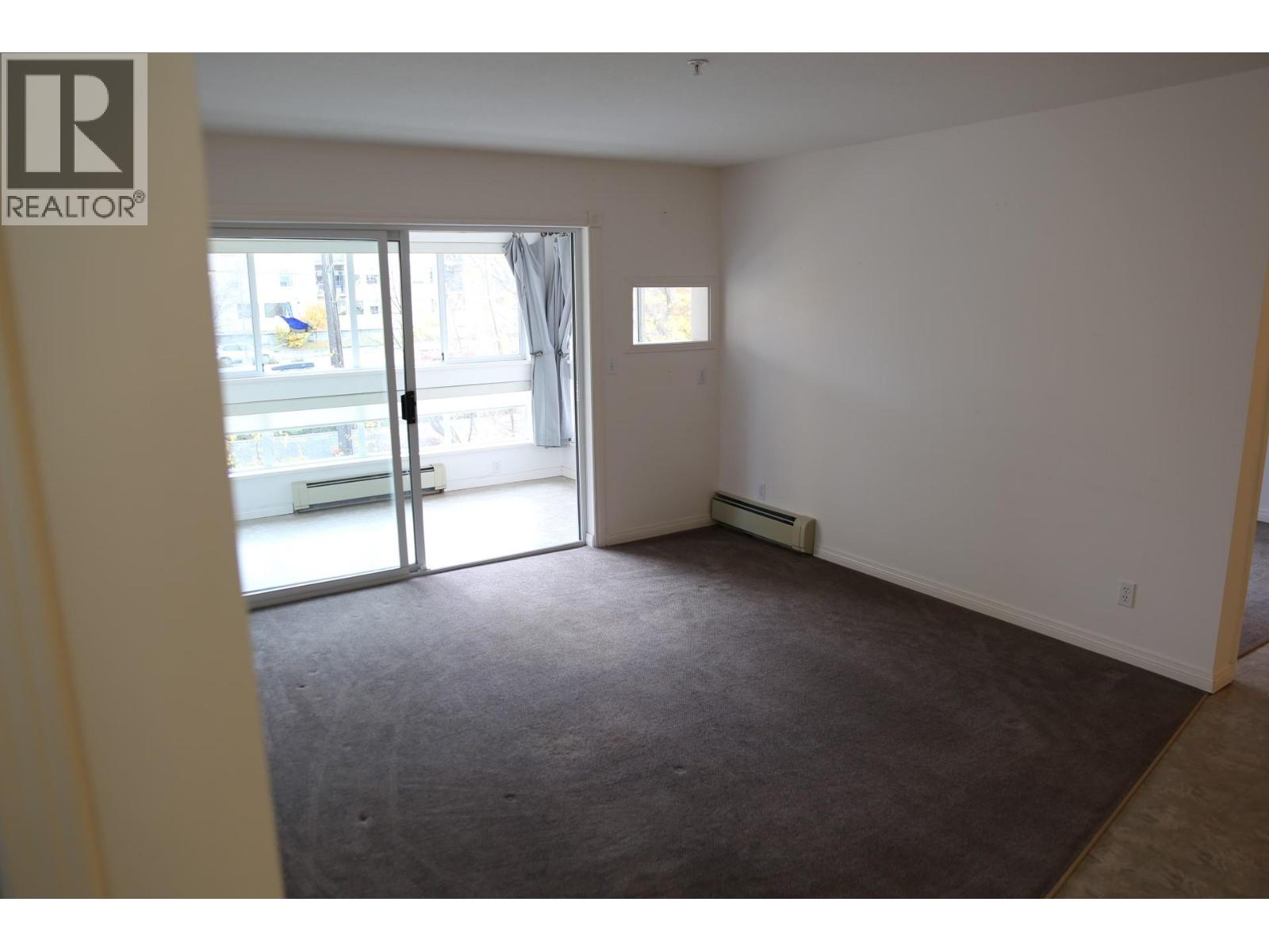 #302 360 Battle Street - 11