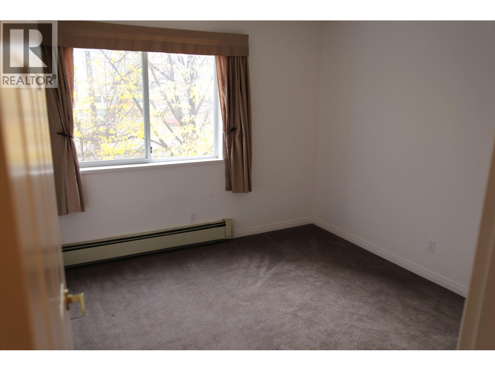 #302 360 Battle Street - 16
