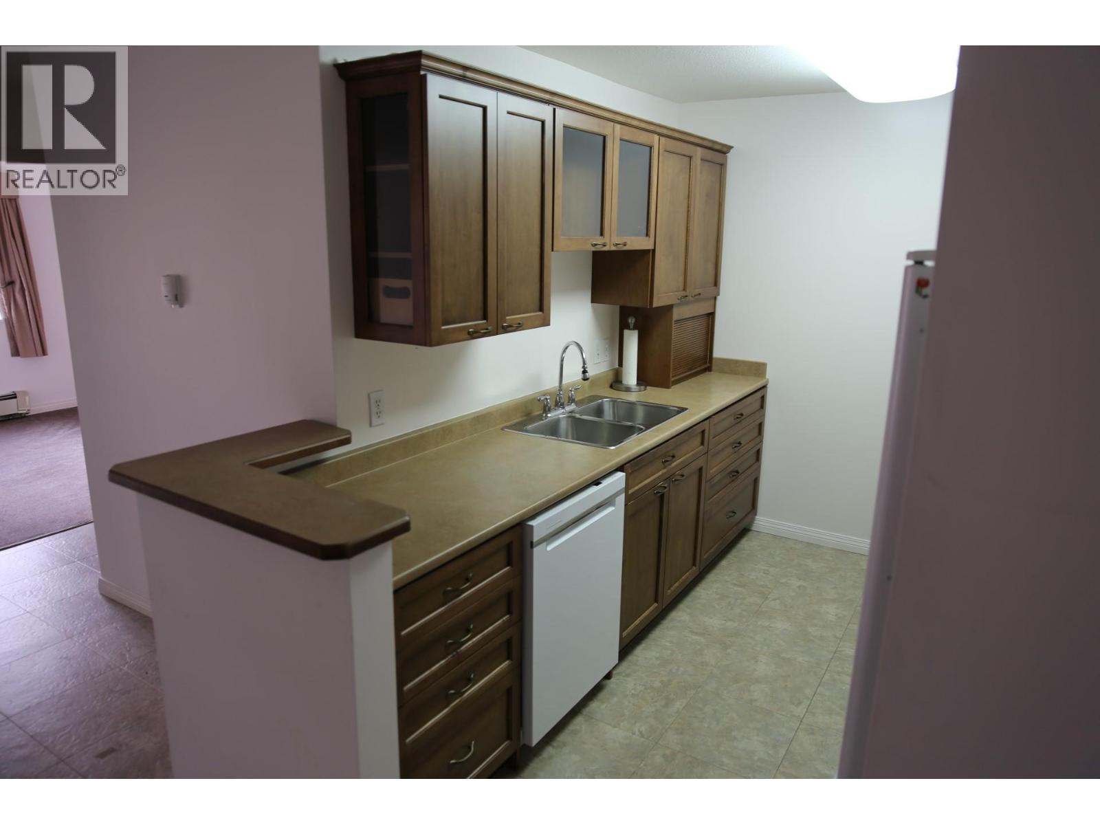 #302 360 Battle Street - Image 3