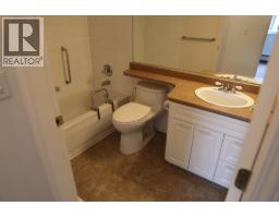360 Battle Street Unit# 302, Kamloops, BC V2C2L6 Photo 14
