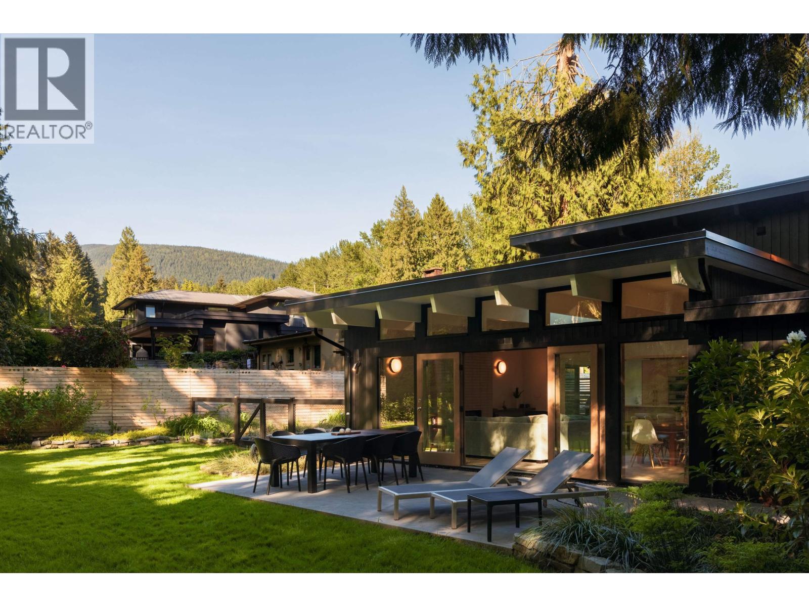 3267 FAIRMONT ROAD, North Vancouver