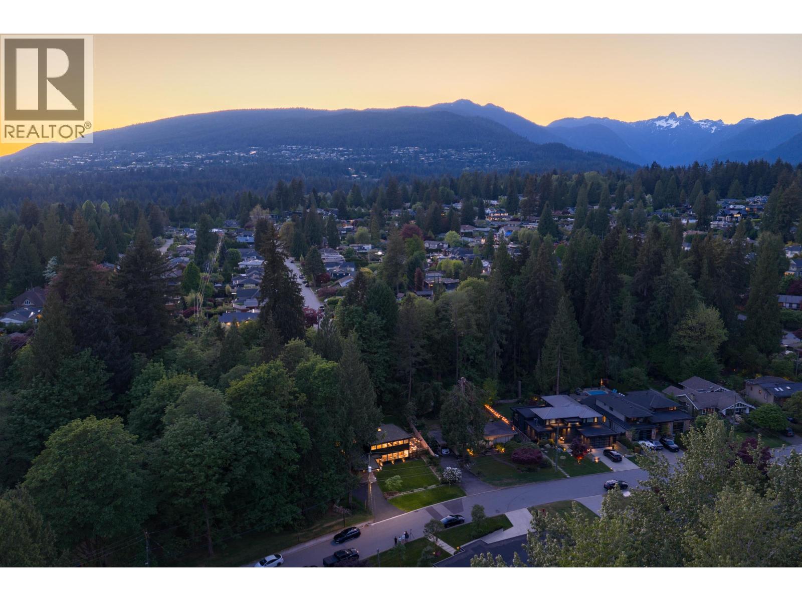 3267 FAIRMONT ROAD, North Vancouver