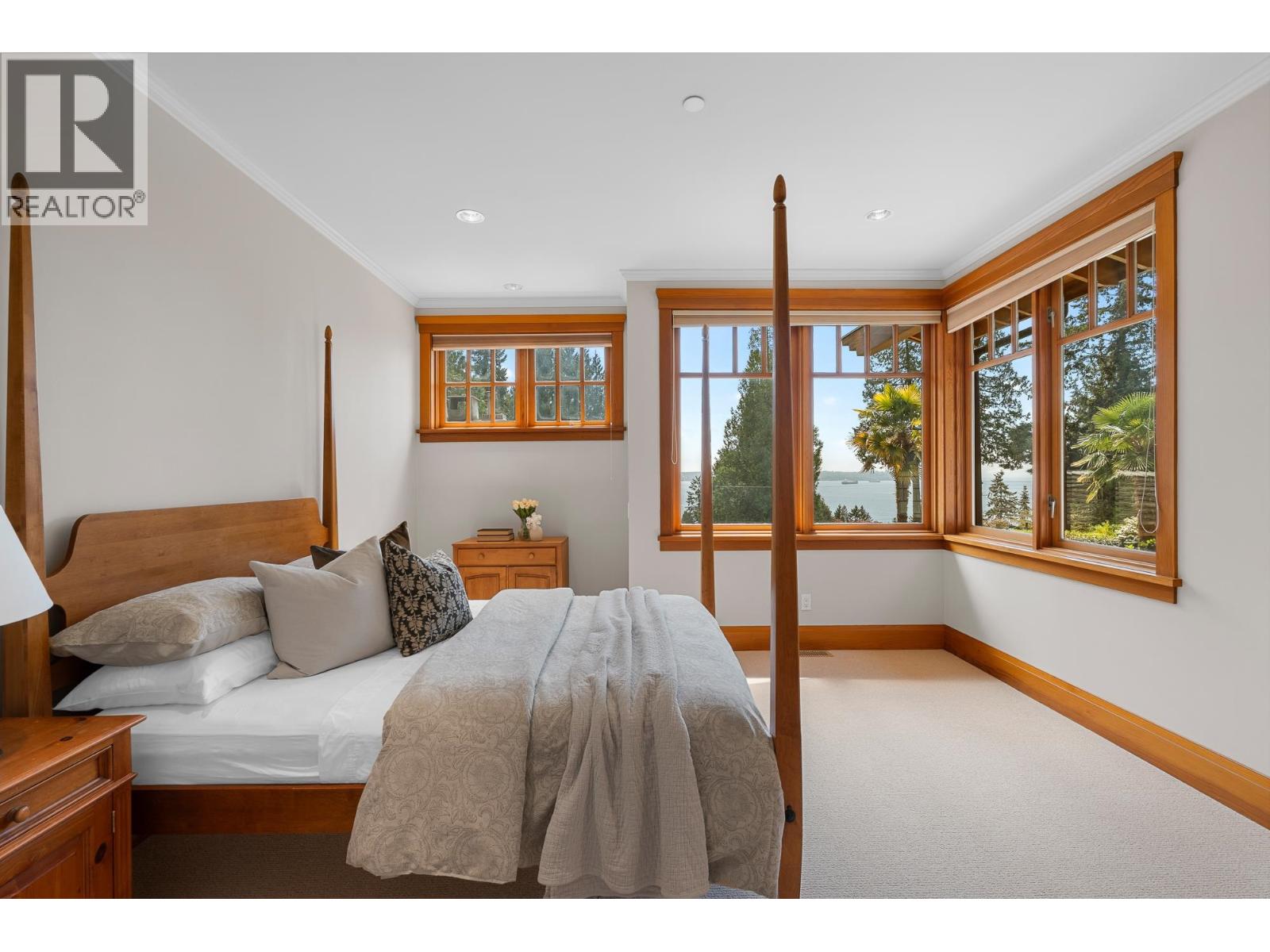 3091 MATHERS AVENUE, West Vancouver