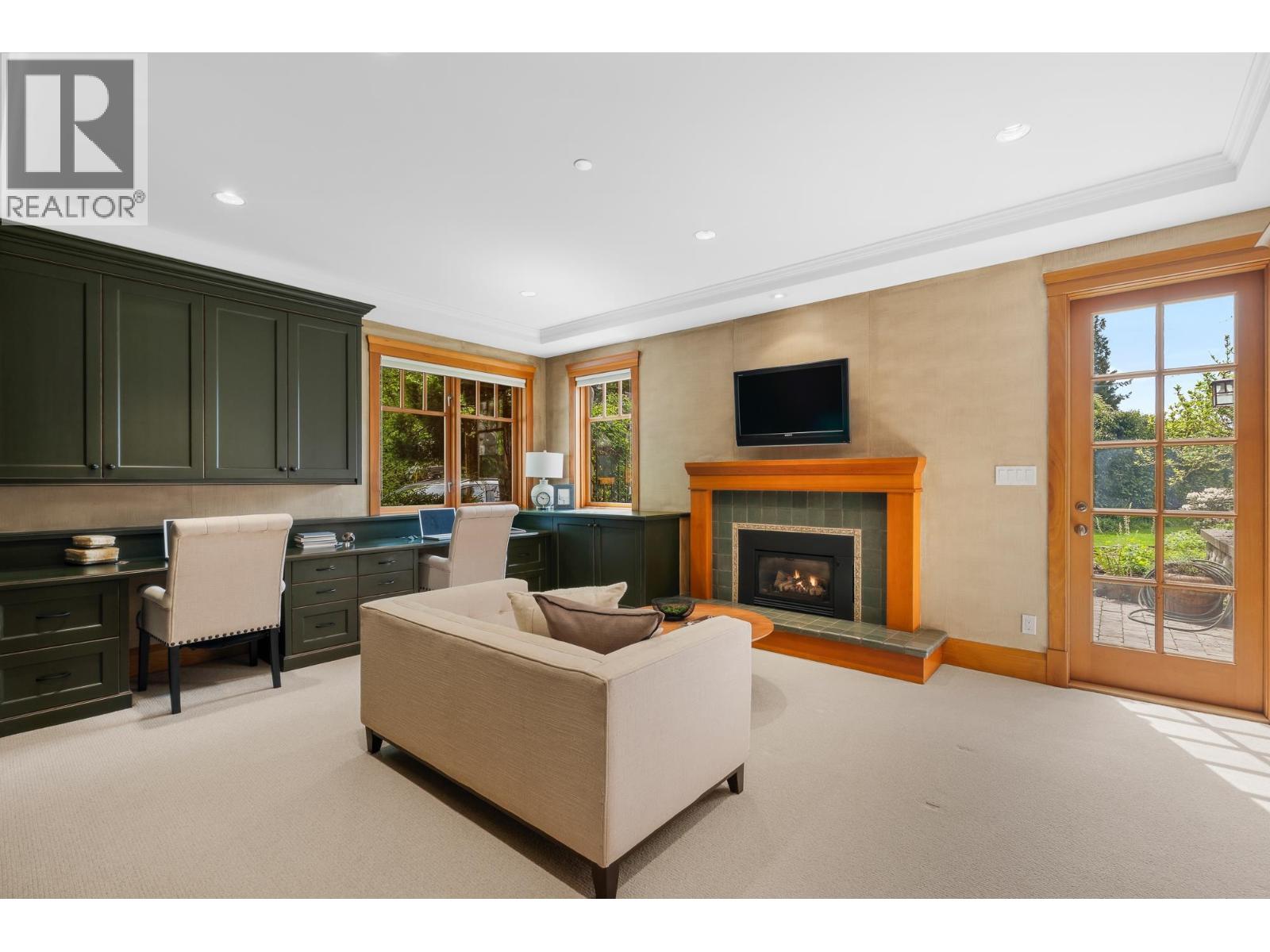 3091 MATHERS AVENUE, West Vancouver