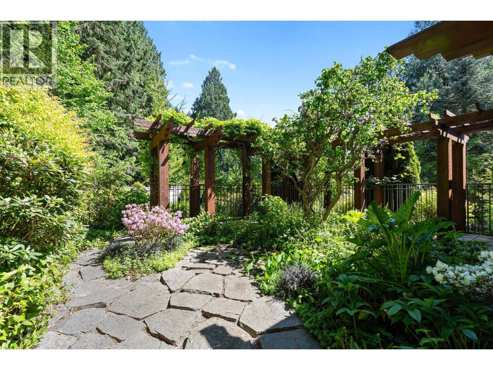 3091 MATHERS AVENUE, West Vancouver