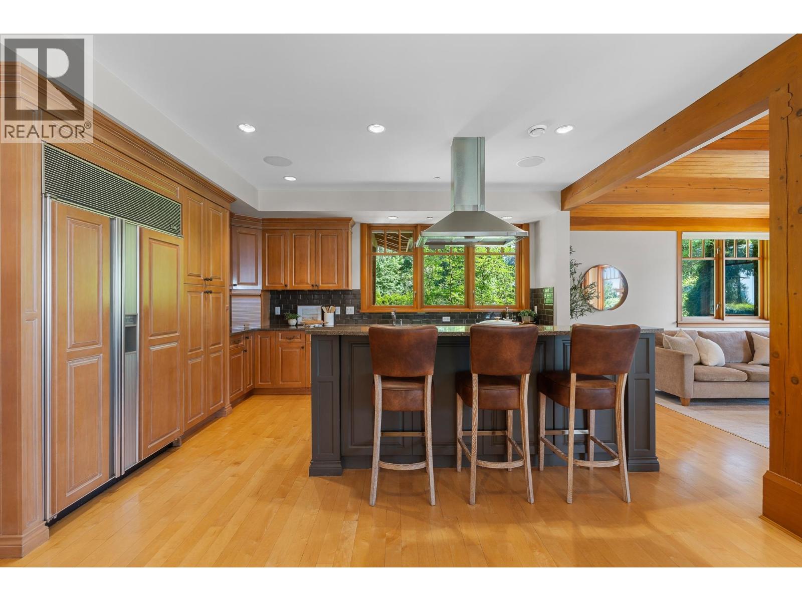 3091 MATHERS AVENUE, West Vancouver