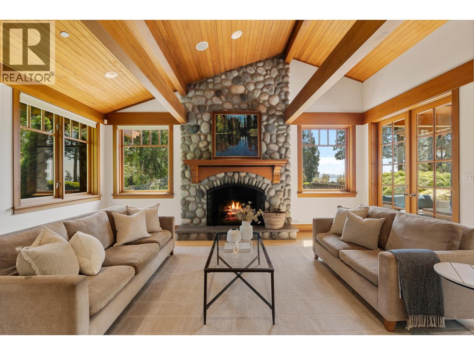 3091 MATHERS AVENUE, West Vancouver