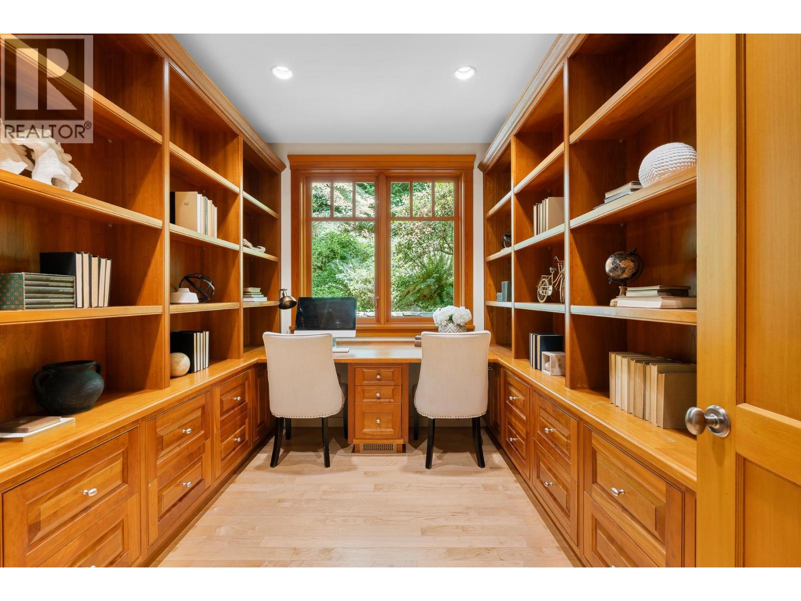 3091 MATHERS AVENUE, West Vancouver