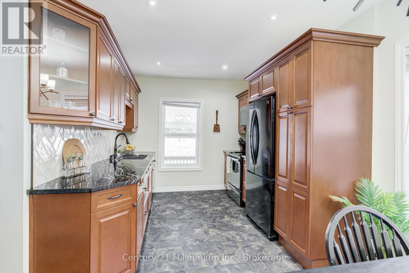 328 BRUCE ROAD 40 - 15