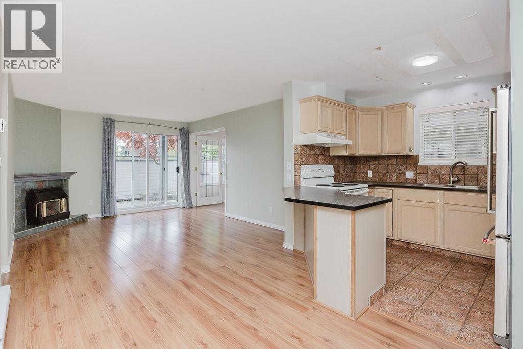 4 689 PARK Road - main photo