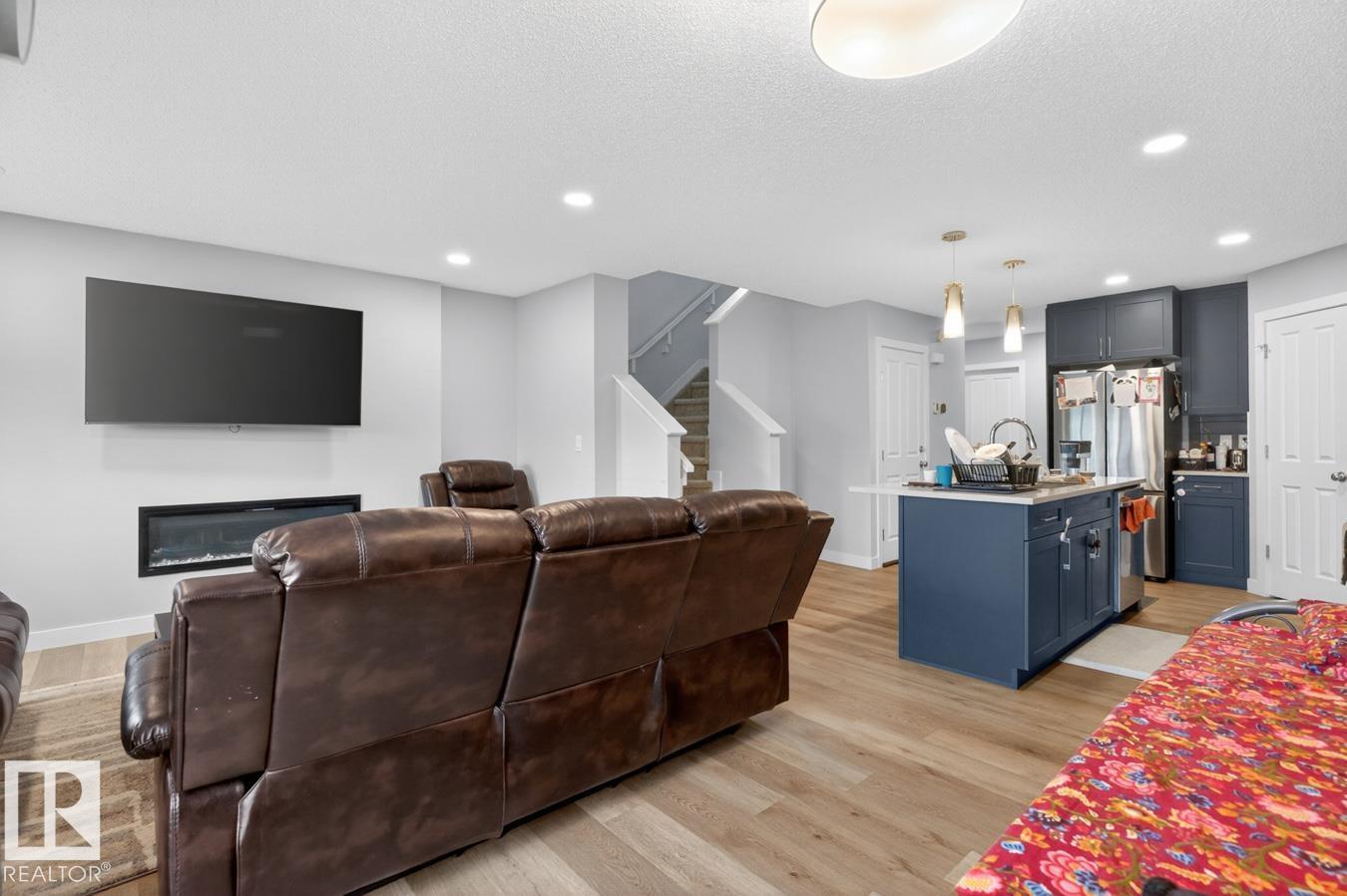 3214 9 ST NW - 12