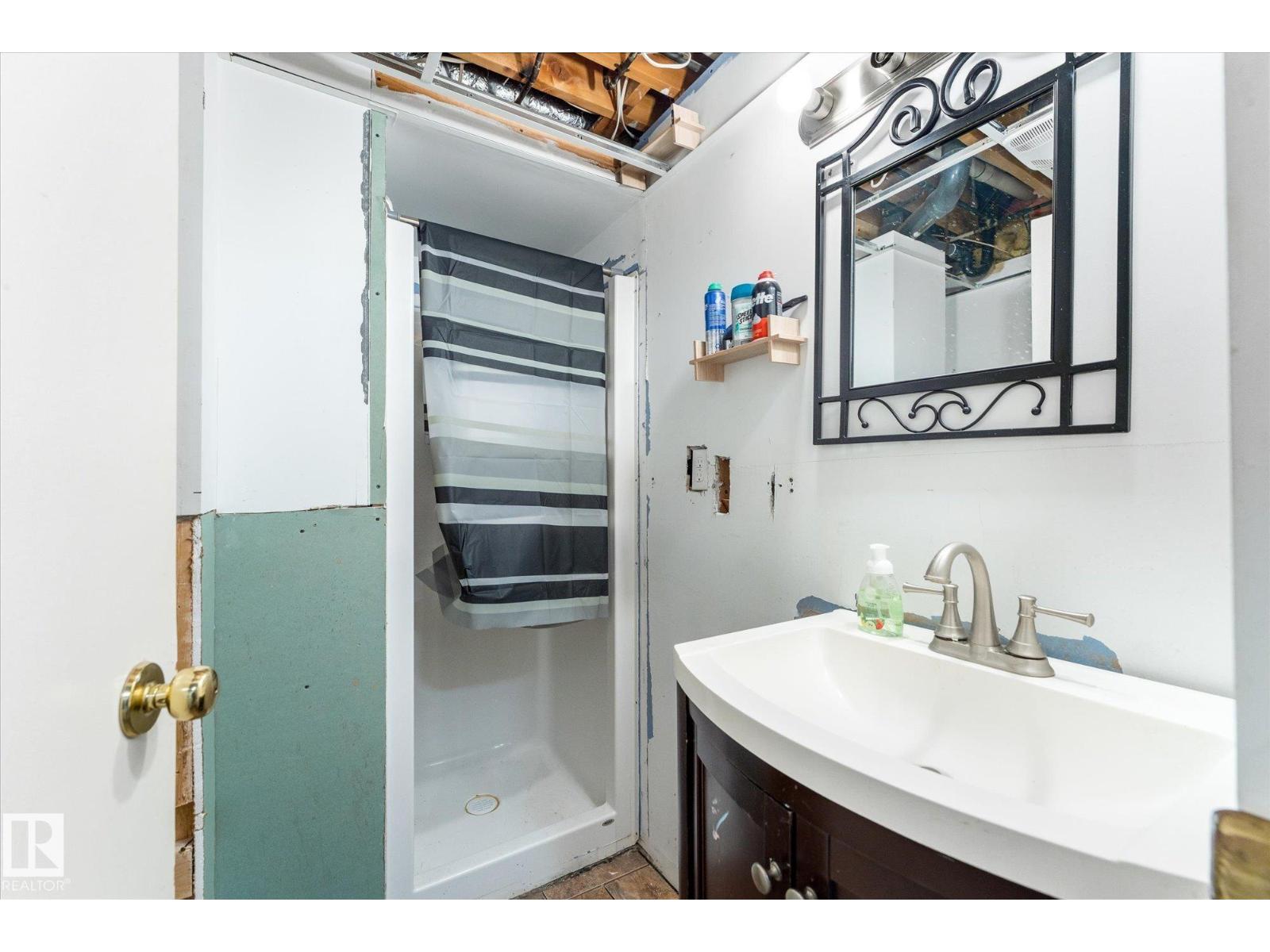 5702 50 ST, Stony Plain