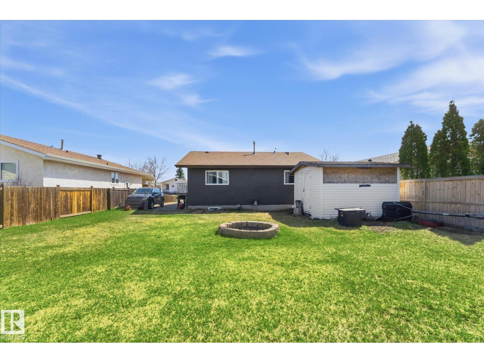 5702 50 ST, Stony Plain