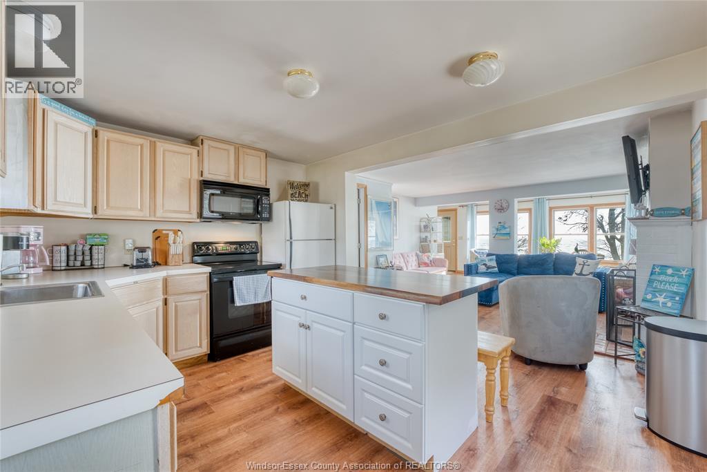 1049 HERITAGE ROAD - 2