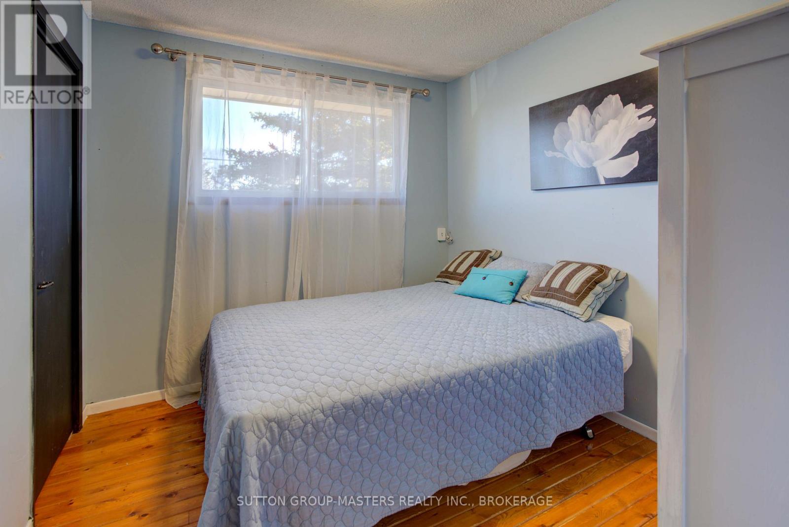 715 COLLINS BAY ROAD - 14