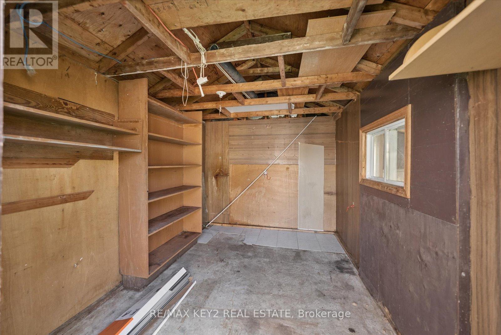 137 NEWLANDS AVENUE - 44