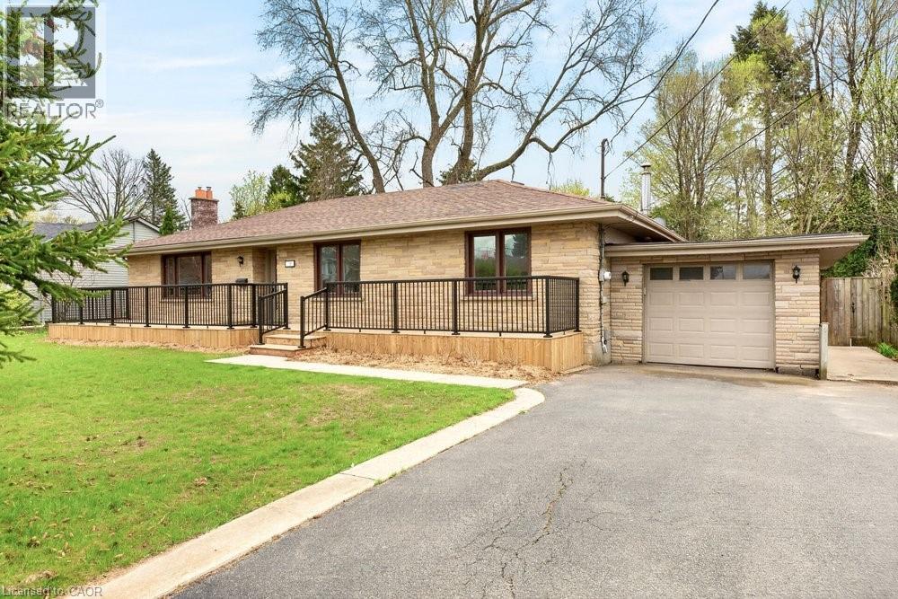 18 GARDEN Avenue - Image 2