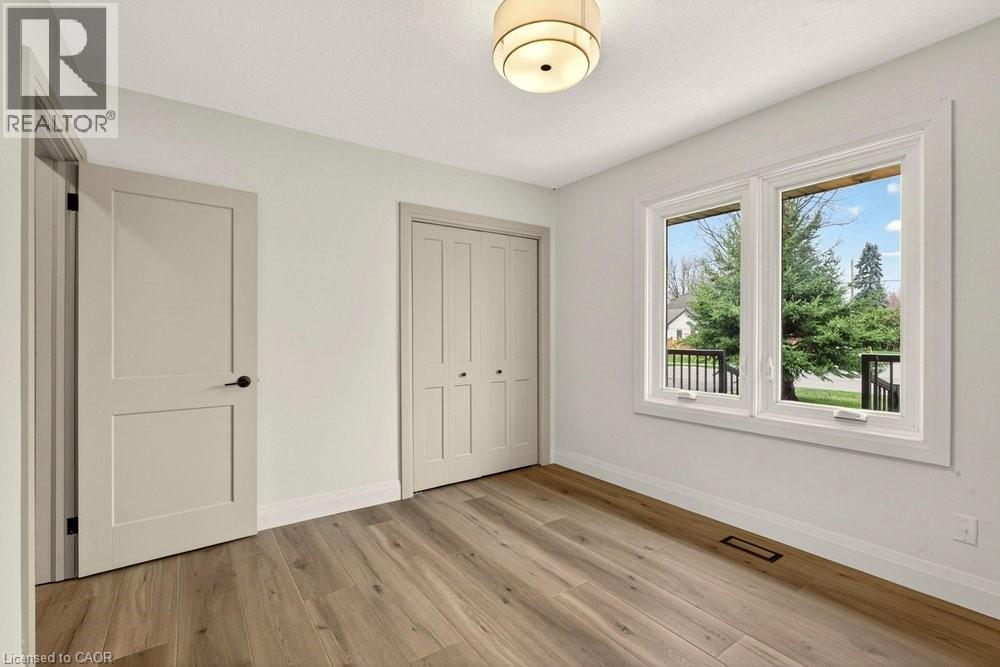 18 GARDEN Avenue - 23
