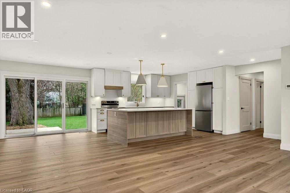 18 GARDEN Avenue - 7