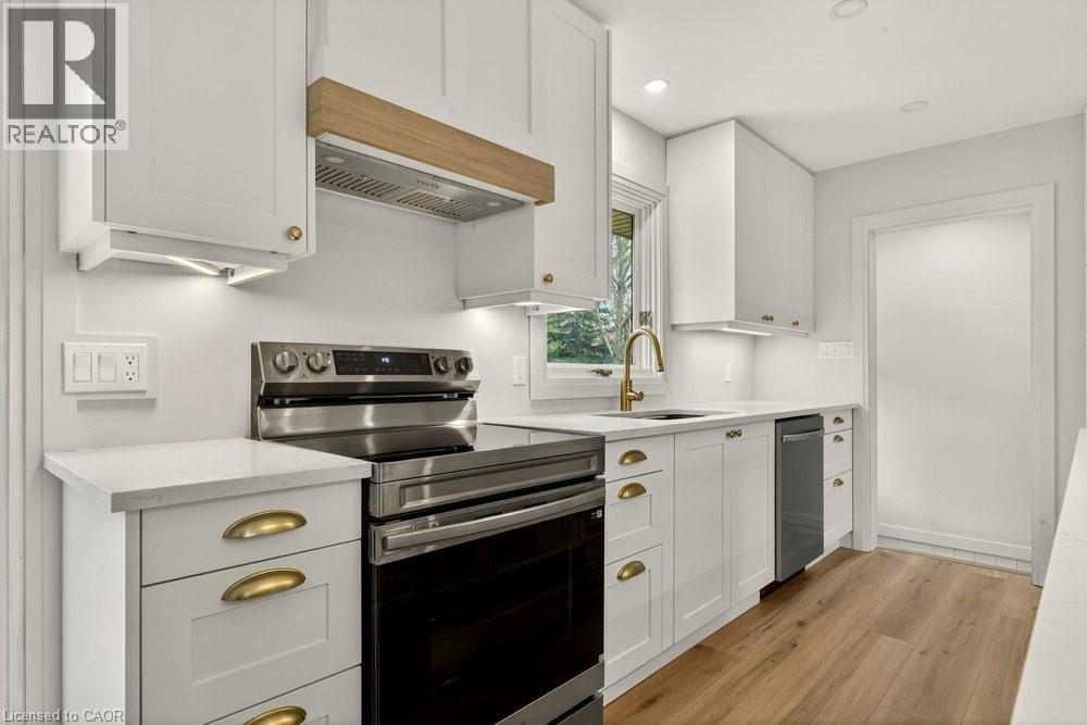 18 GARDEN Avenue - 10