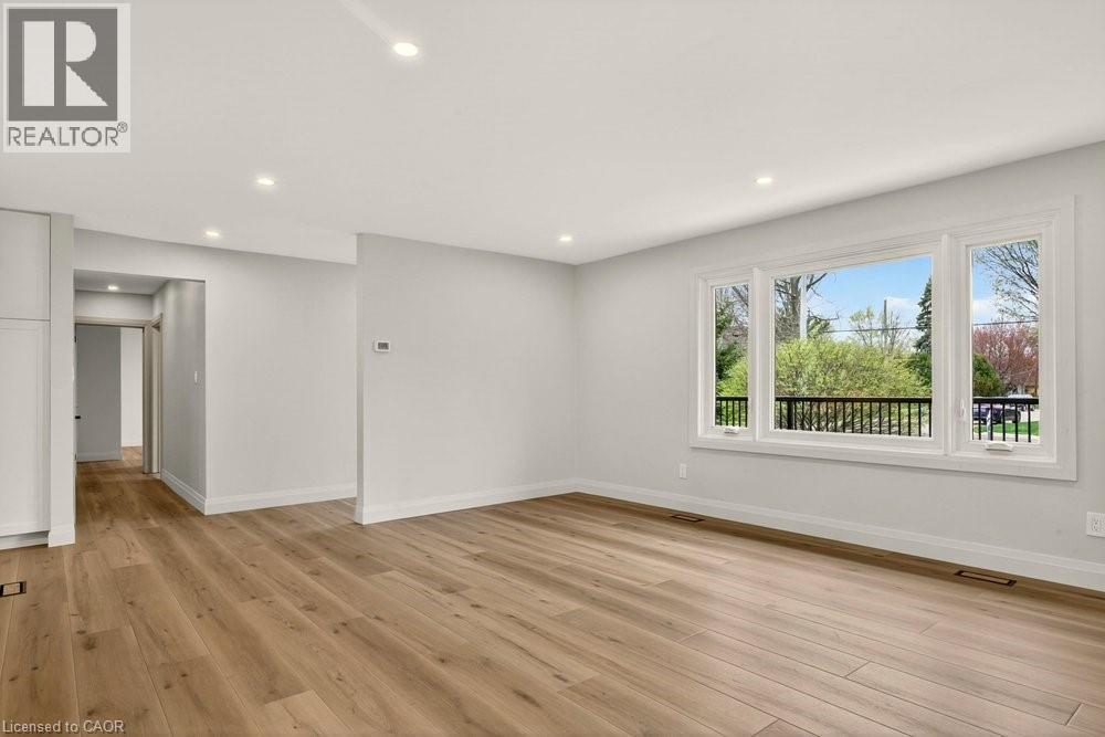 18 GARDEN Avenue - 5