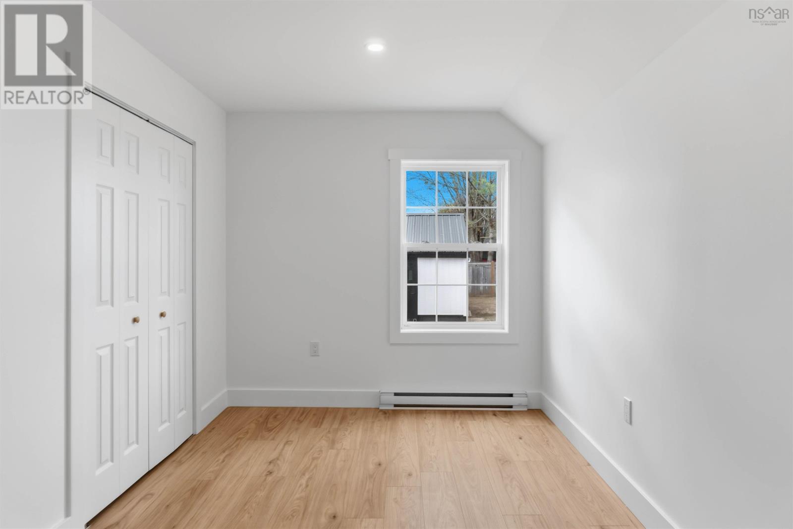 25 Brown Street - 18