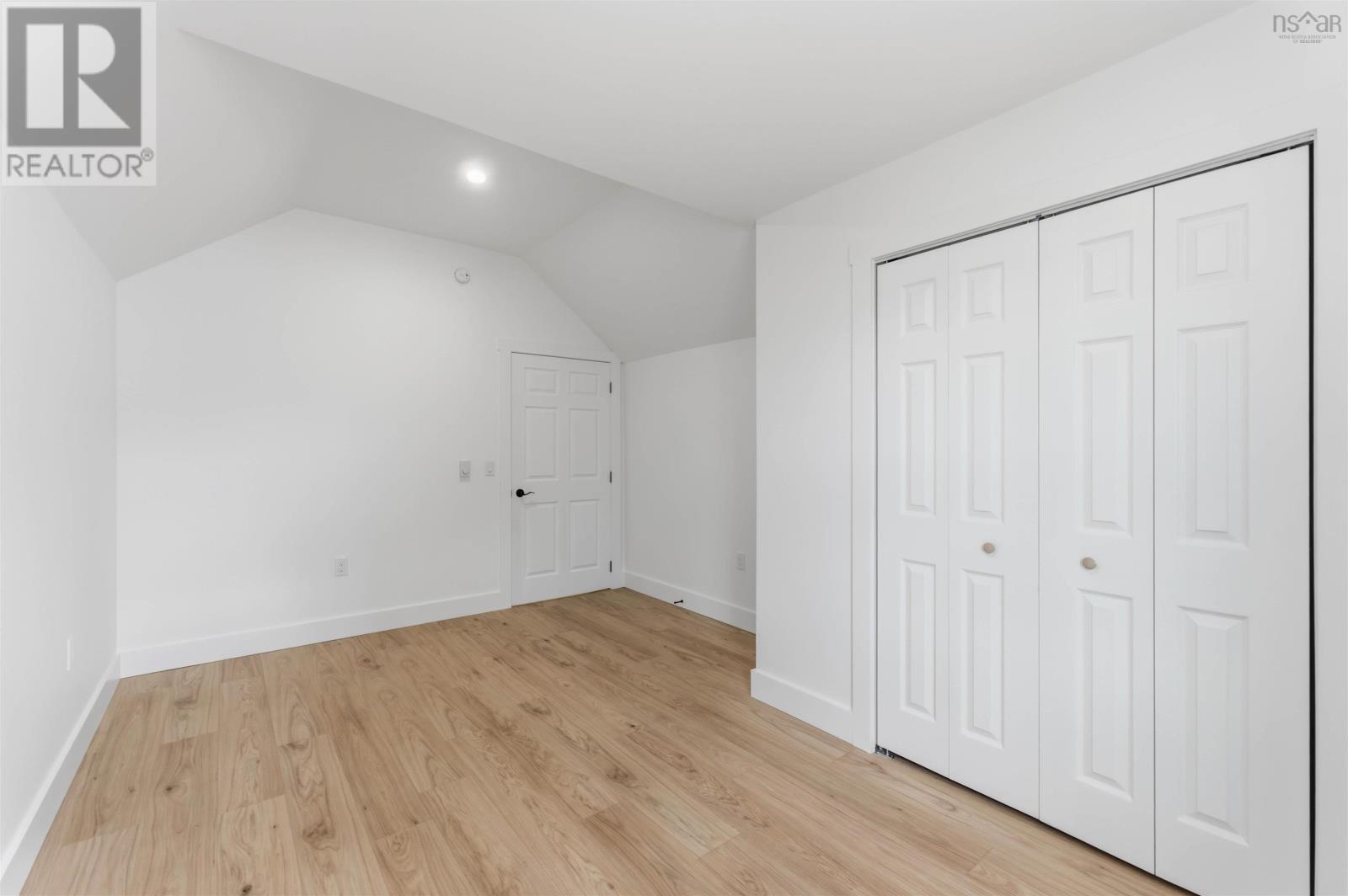 25 Brown Street - 19