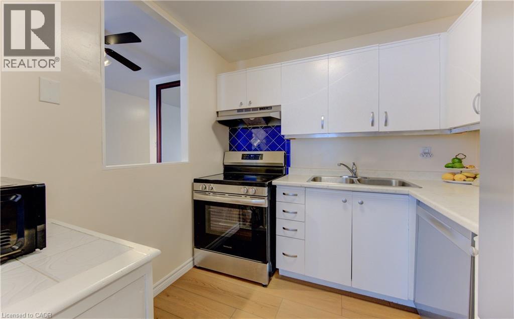 65 HIGHLAND Crescent Unit# 204, Kitchener, Ontario, N2M5M8 — Photo 7