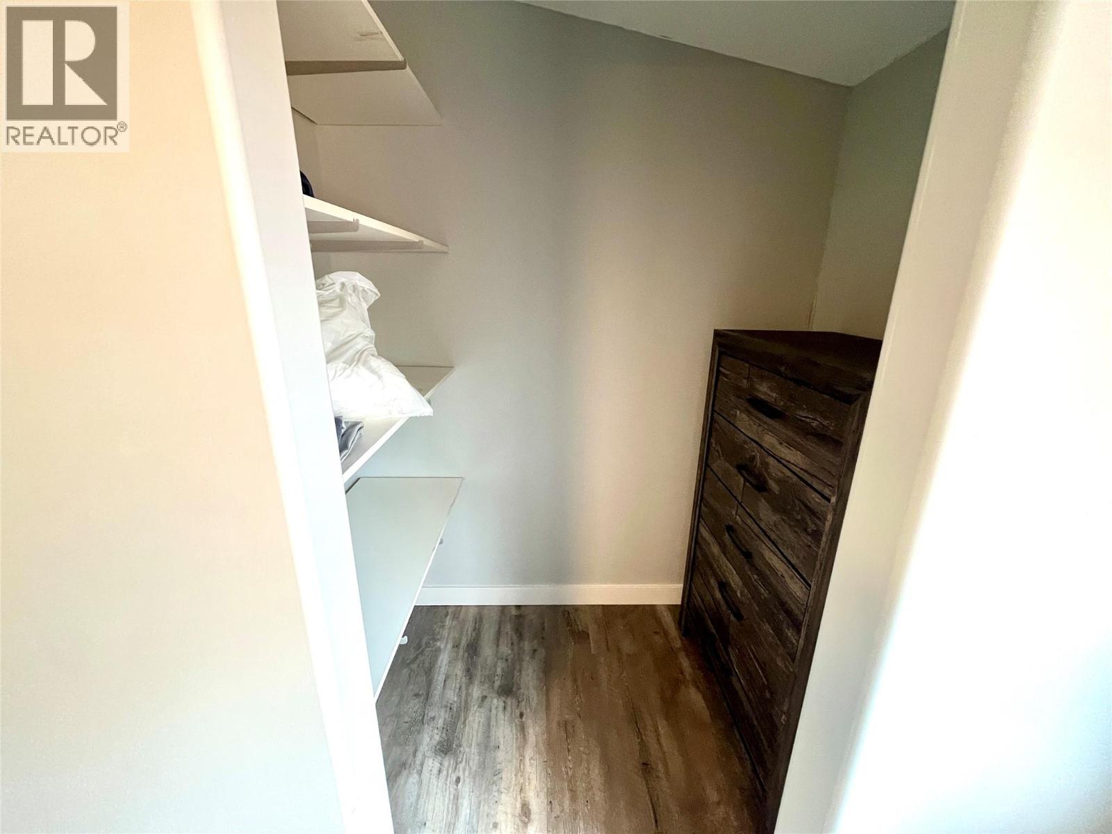 171 Meikle Avenue - 10