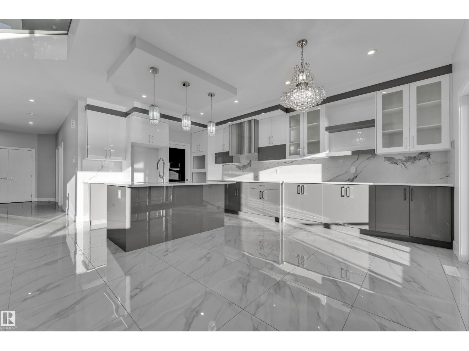 213 Crystal creek, Leduc