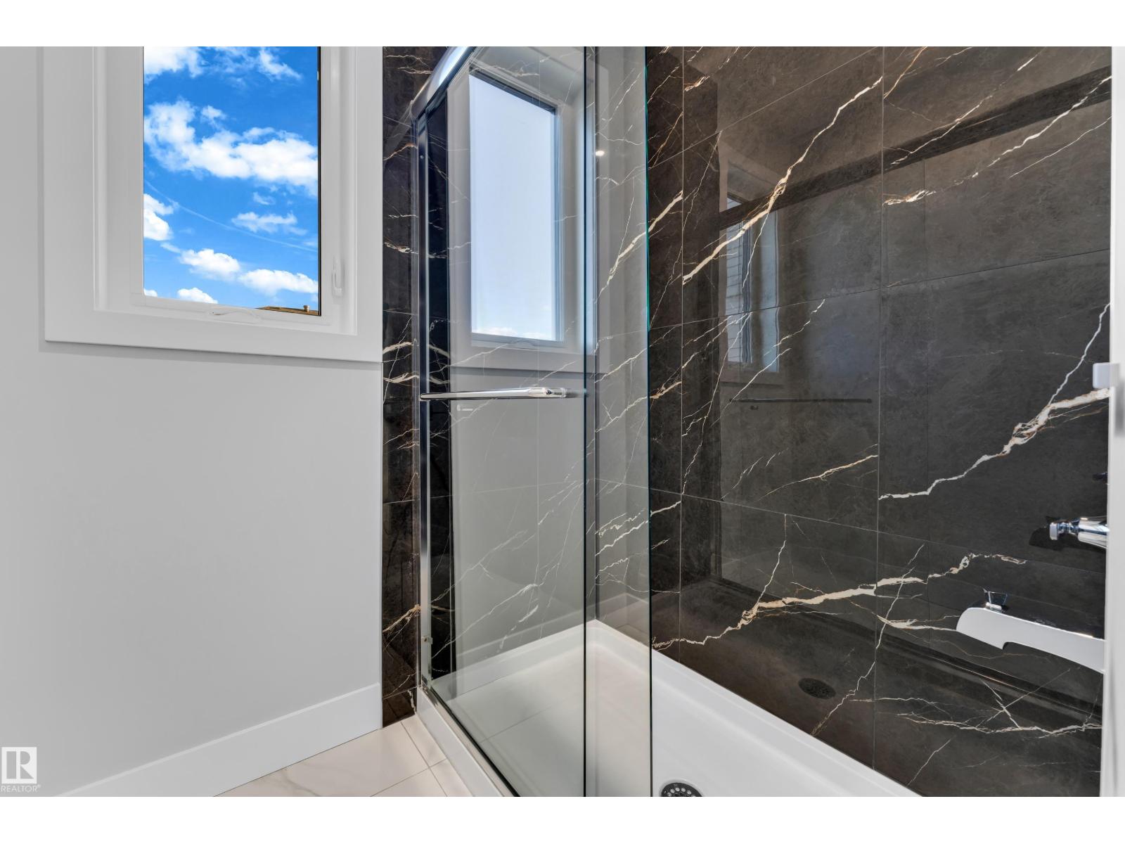 213 Crystal creek, Leduc