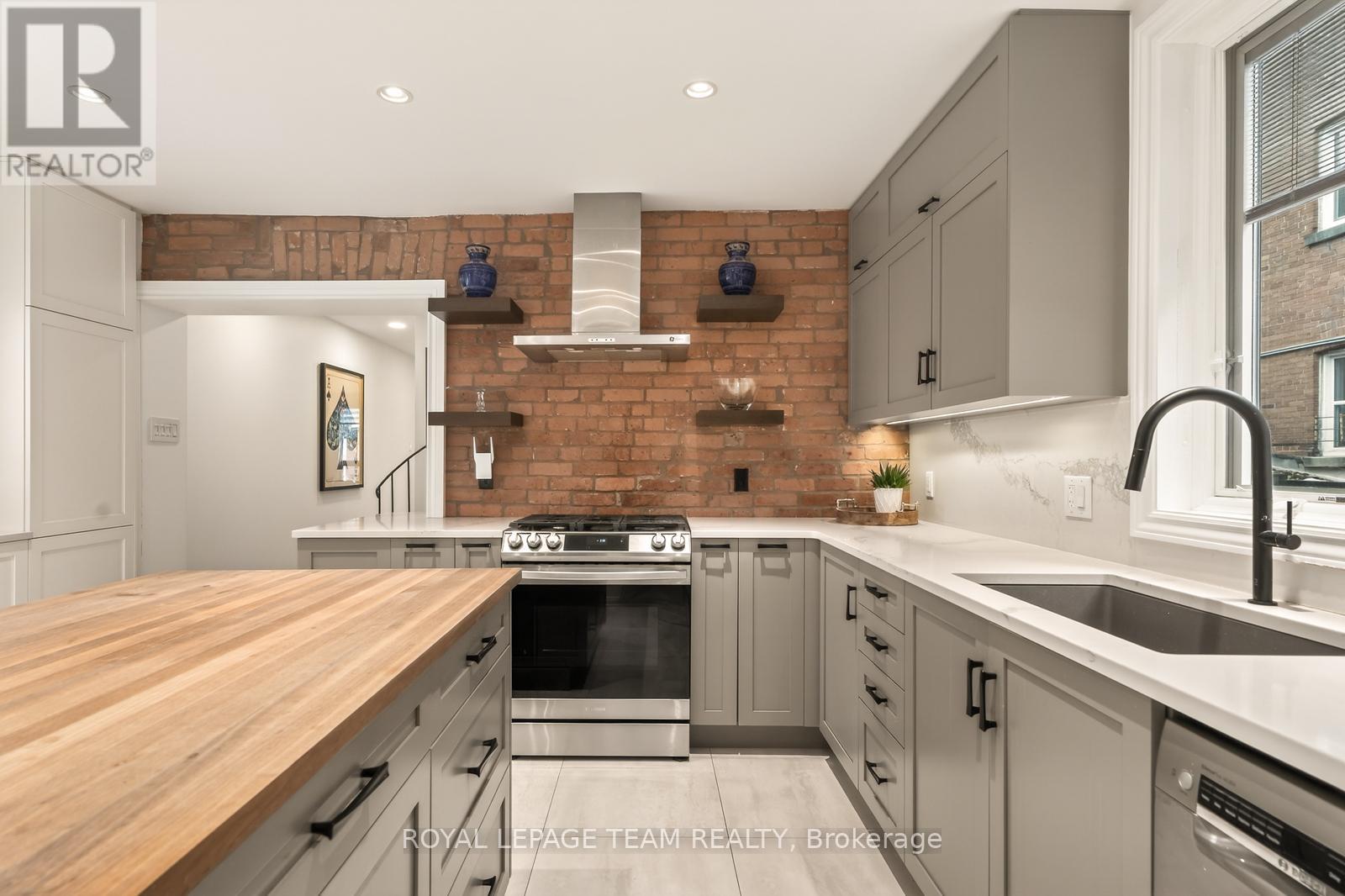 349 FRANK STREET - 23