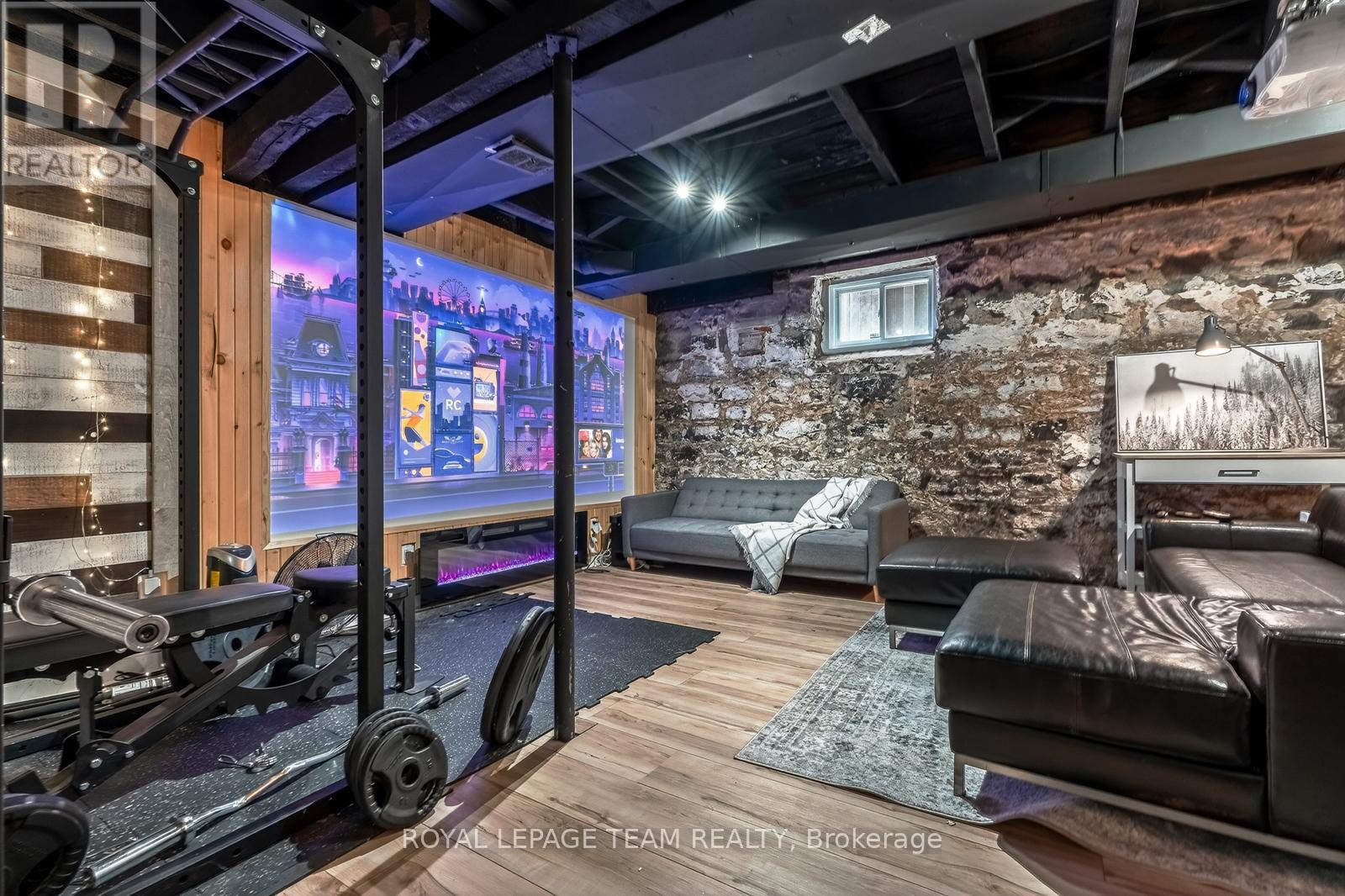 349 FRANK STREET - 45