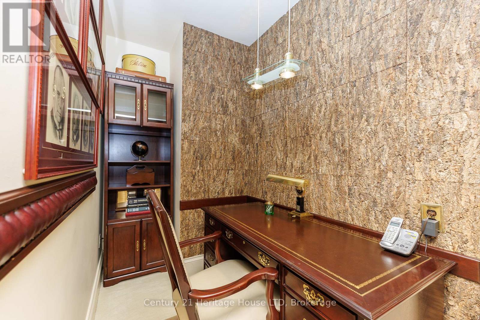 86 PARKWAY - 19