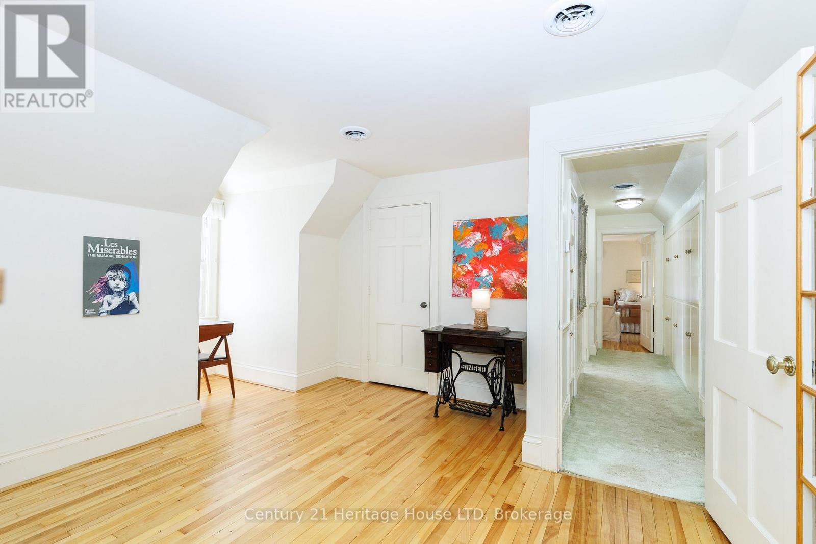 86 PARKWAY - 41