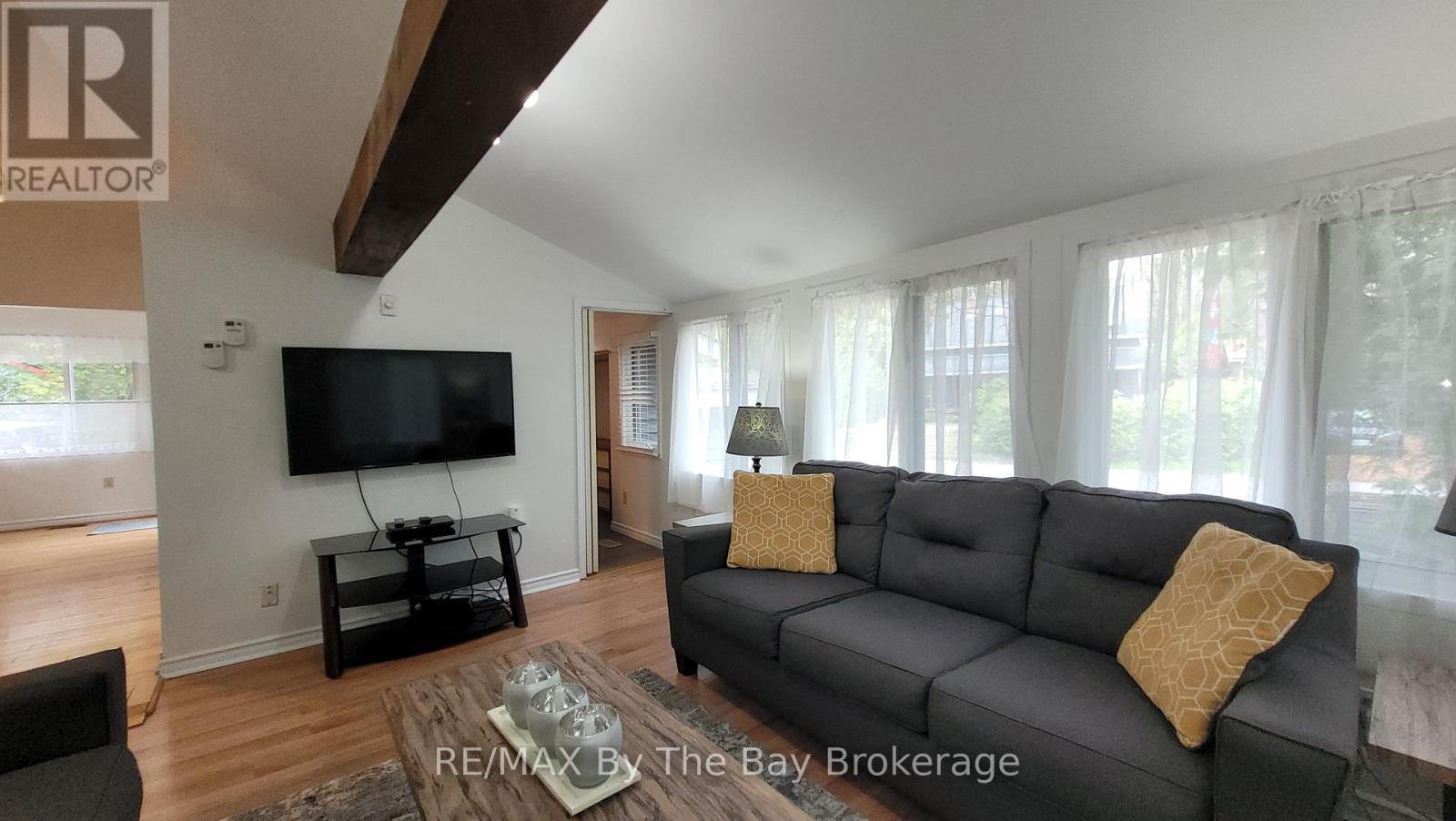 1120 KING EDWARD AVENUE - 20
